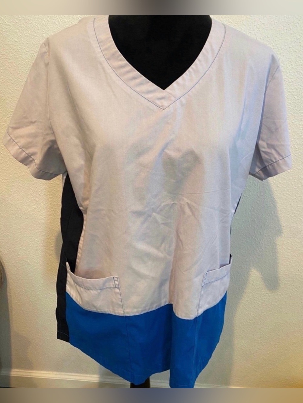 Women’s Short Sleeve V-Neck Colorblock Blue/Light Gray (Size M)